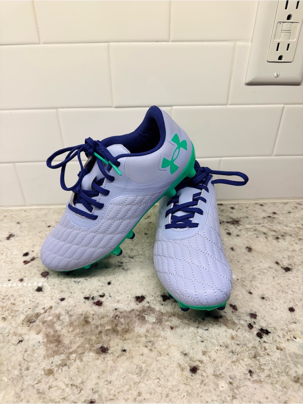 NWOB soccer cleats kids 3y